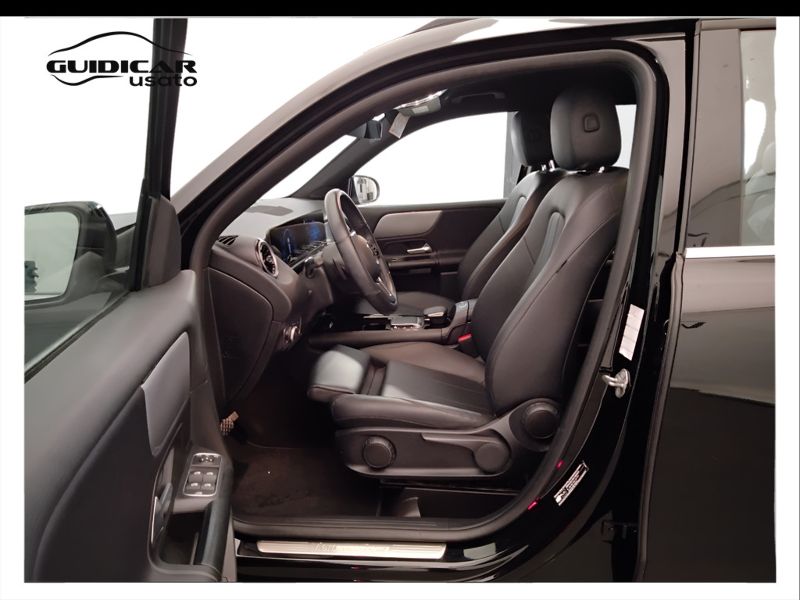 GuidiCar - Mercedes GLB 2023 GLB 180 d Sport auto 7p.ti Usato