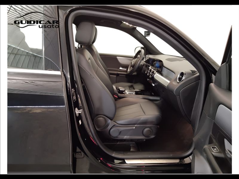 GuidiCar - Mercedes GLB 2023 GLB 180 d Sport auto 7p.ti Usato
