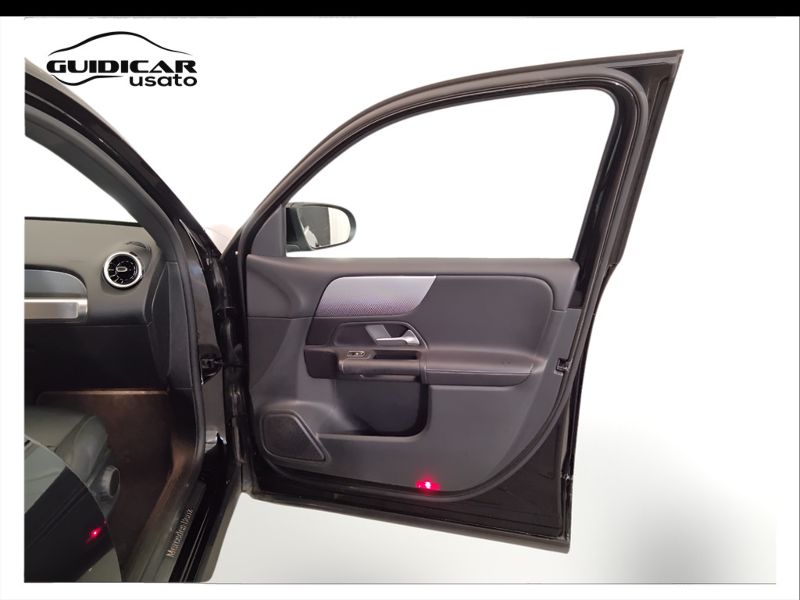 GuidiCar - Mercedes GLB 2023 GLB 180 d Sport auto 7p.ti Usato