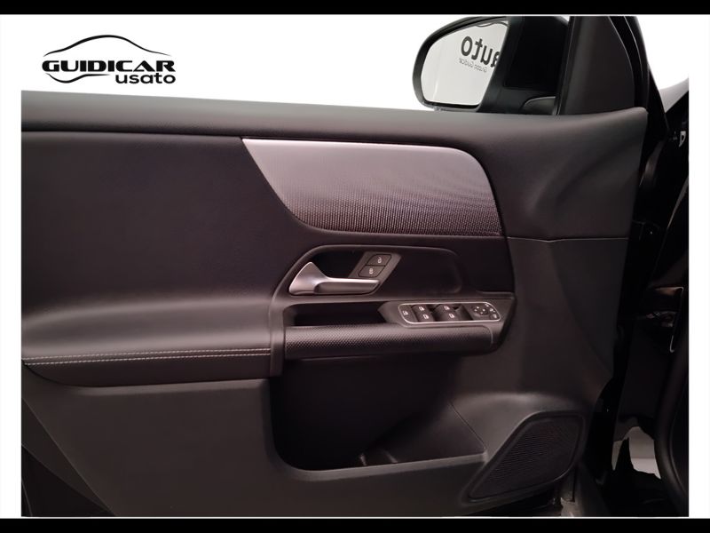 GuidiCar - Mercedes GLB 2023 GLB 180 d Sport auto 7p.ti Usato