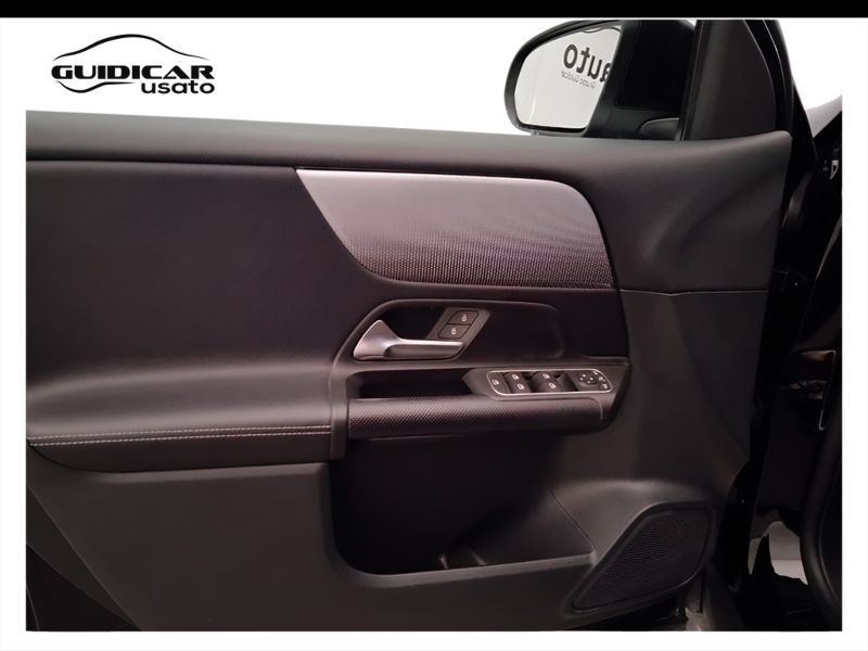 GuidiCar - Mercedes GLB 2023 GLB 180 d Sport auto 7p.ti Usato