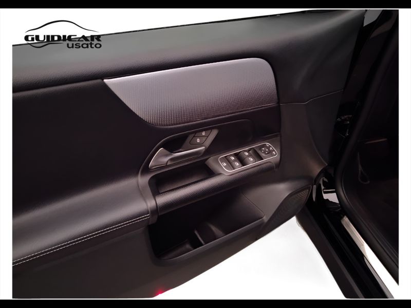 GuidiCar - Mercedes GLB 2023 GLB 180 d Sport auto 7p.ti Usato
