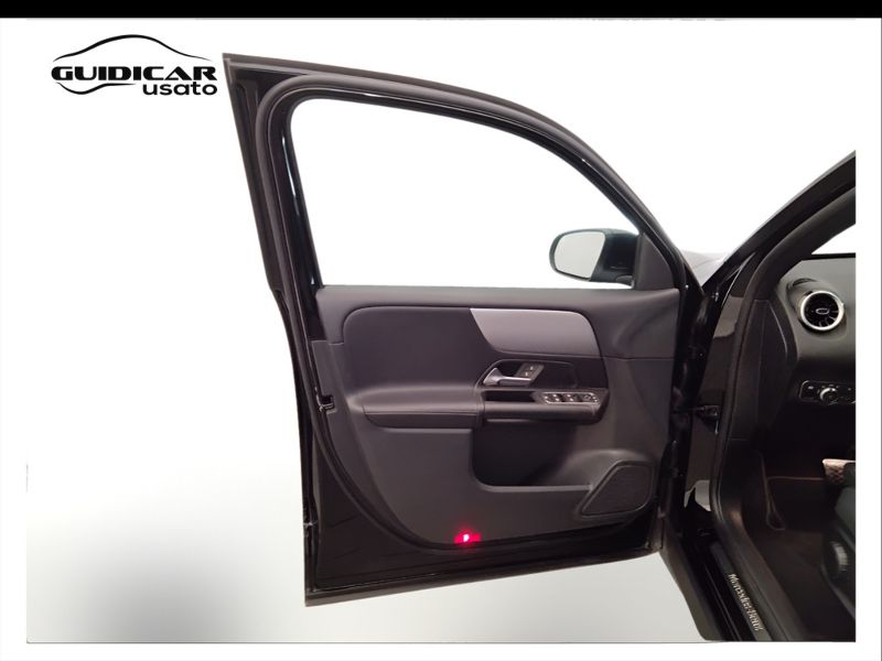 GuidiCar - Mercedes GLB 2023 GLB 180 d Sport auto 7p.ti Usato