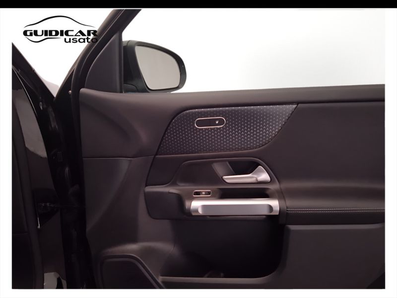 GuidiCar - Mercedes GLB 2024 GLB 180 d Progressive Advanced auto Usato