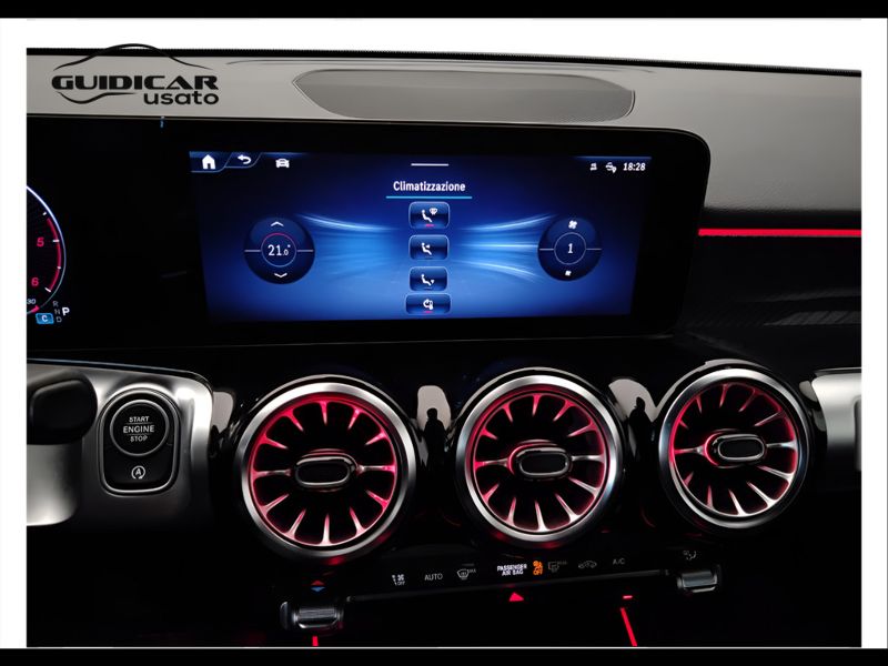 GuidiCar - Mercedes GLB 2024 GLB 200 d AMG Line Premium auto Usato