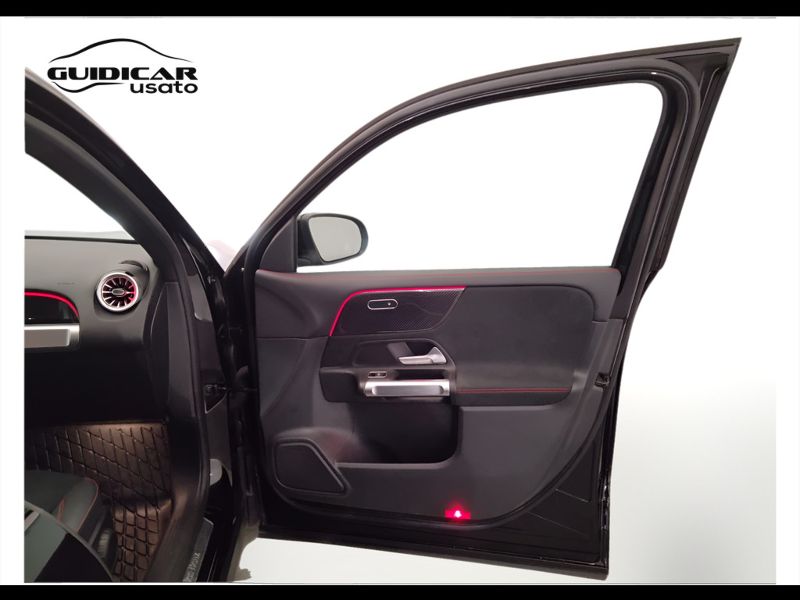 GuidiCar - Mercedes GLB 2024 GLB 200 d AMG Line Premium auto Usato