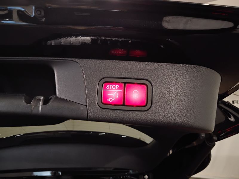 GuidiCar - Mercedes GLB 2024 GLB 200 d AMG Line Premium auto Usato