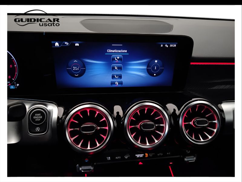 GuidiCar - Mercedes GLB 2024 GLB 200 d AMG Line Premium auto Usato