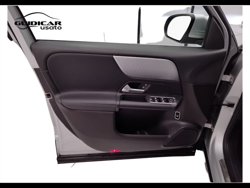 GuidiCar - Mercedes GLB 2020 GLB 180 d Sport auto Usato