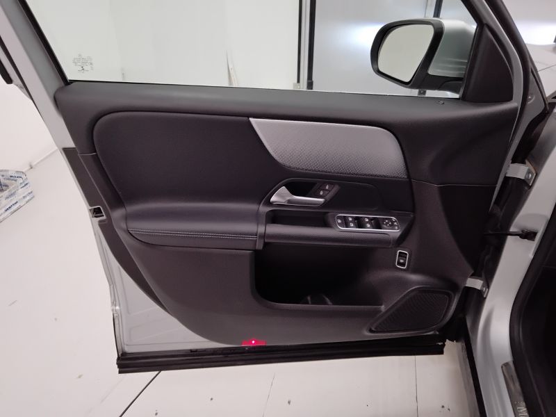 GuidiCar - Mercedes GLB 2020 GLB 180 d Sport auto Usato