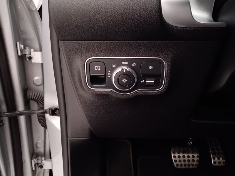 GuidiCar - Mercedes GLB 2022 GLB 200 d Premium auto Usato