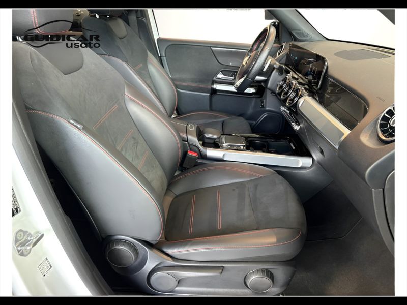 GuidiCar - Mercedes GLB 2023 GLB 200 d Premium auto Usato