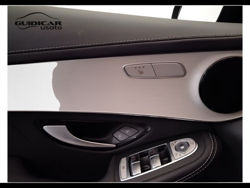 GuidiCar - Mercedes GLC 2022 GLC Coupe 300 de phev (eq-power) Night Edition 4matic auto Usato