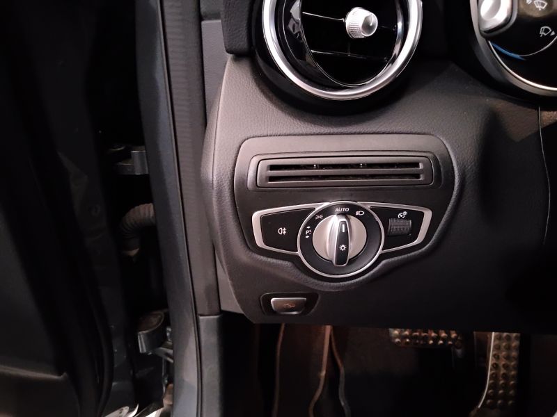 GuidiCar - Mercedes GLC 2022 GLC Coupe 300 de phev (eq-power) Night Edition 4matic auto Usato