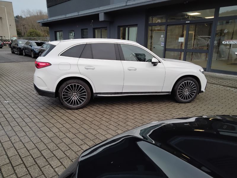 GuidiCar - Mercedes GLC 2023 GLC 220d mhev AMG Premium 4matic auto Usato