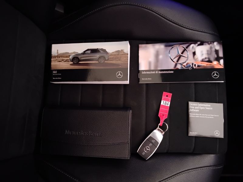 GuidiCar - Mercedes Classe M - GLE 2022 GLE 300 d mhev Premium 4matic auto Usato
