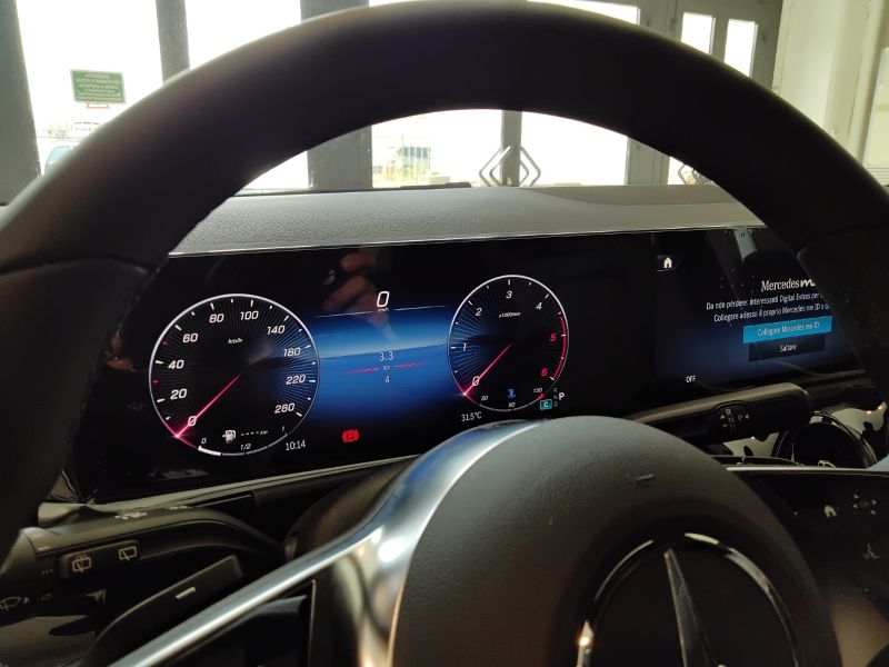 GuidiCar - MERCEDES BENZ NUOVA GLA 1 GLA 180  d Automatic EXECUTIVE Nuovo