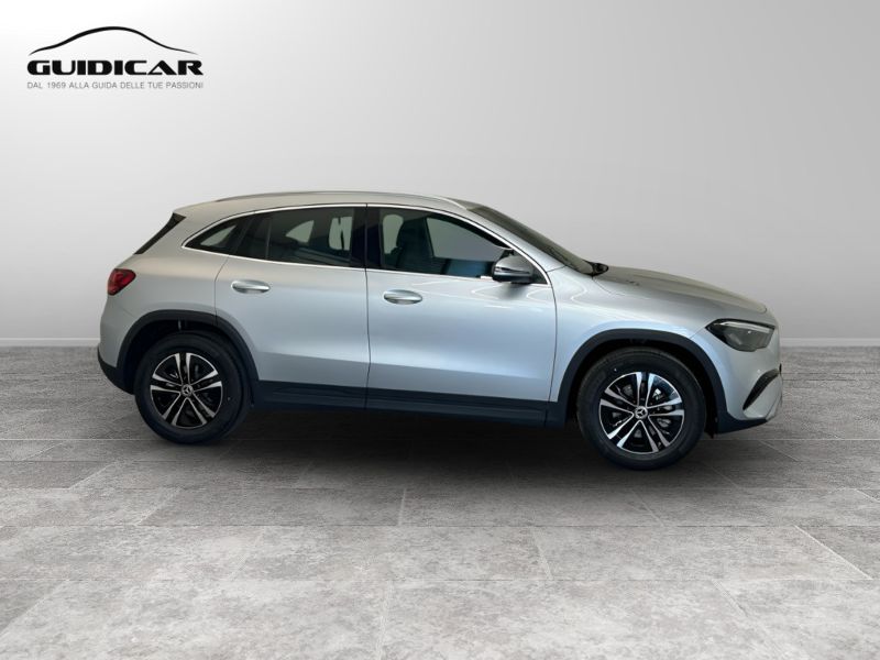 GuidiCar - MERCEDES BENZ NUOVA GLA 1 GLA 180  d Automatic EXECUTIVE Nuovo