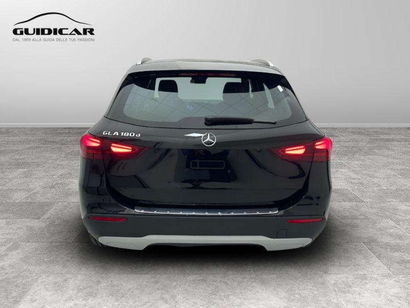 GuidiCar - MERCEDES BENZ NUOVA GLA 1 GLA 180  d Automatic EXECUTIVE Nuovo