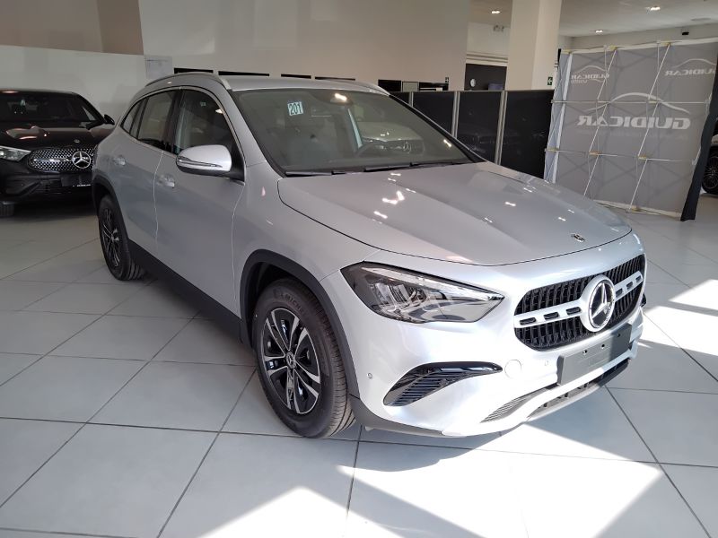 GuidiCar - MERCEDES BENZ NUOVA GLA 1 GLA 180  d Automatic EXECUTIVE Nuovo