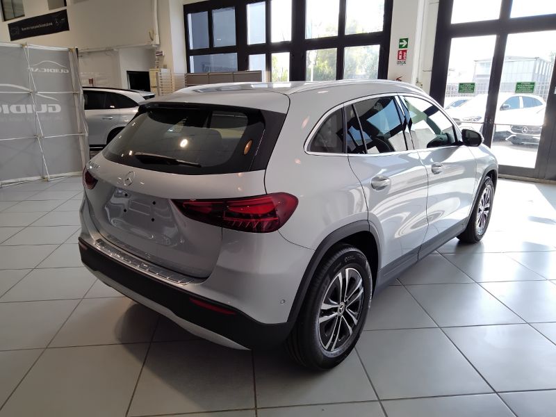 GuidiCar - MERCEDES BENZ NUOVA GLA 1 GLA 180  d Automatic EXECUTIVE Nuovo