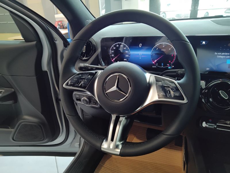 GuidiCar - MERCEDES BENZ NUOVA GLA 1 GLA 180  d Automatic EXECUTIVE Nuovo