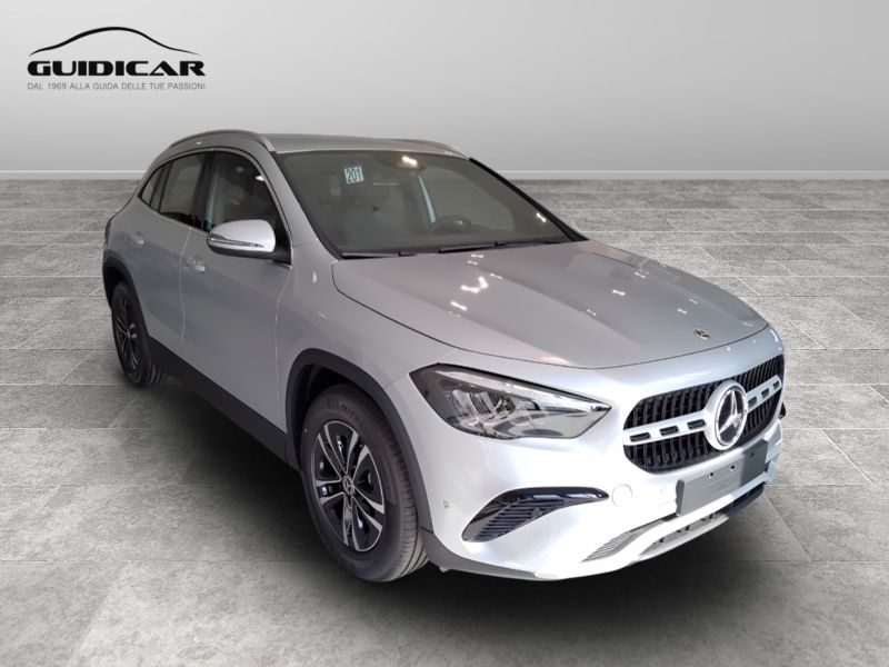 GuidiCar - MERCEDES BENZ NUOVA GLA 1 GLA 180  d Automatic EXECUTIVE Nuovo