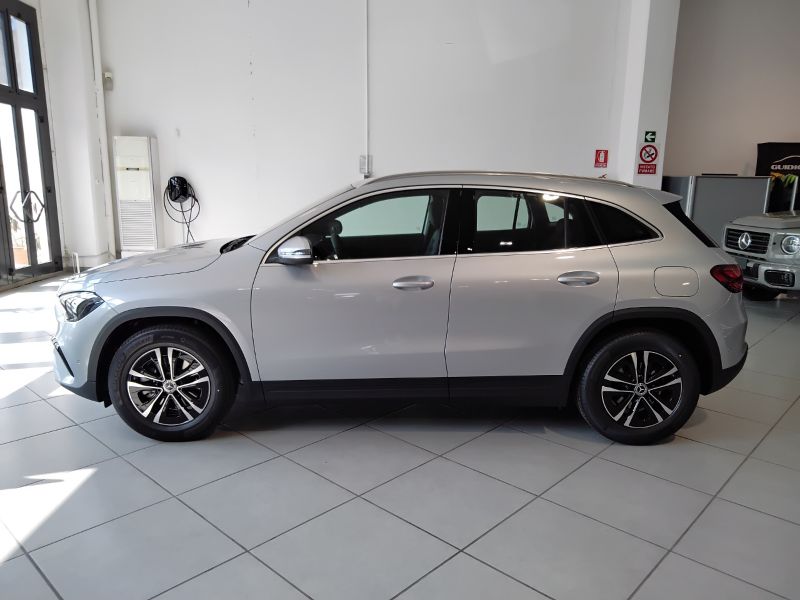 GuidiCar - MERCEDES BENZ NUOVA GLA 1 GLA 180  d Automatic EXECUTIVE Nuovo