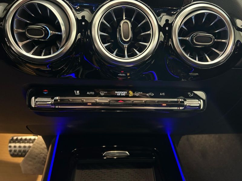 GuidiCar - MERCEDES BENZ NUOVA GLA 1 GLA 200 d Automatic 4MATIC AMG Line ADVANCED PLUS Nuovo