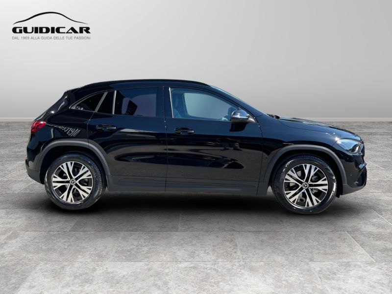 GuidiCar - MERCEDES BENZ NUOVA GLA 1 GLA 200 d Automatic 4MATIC PROGRESSIVE ADVANCED Nuovo