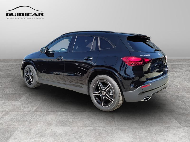 GuidiCar - MERCEDES BENZ NUOVA GLA 1 GLA 200 d Automatic 4MATIC AMG Line ADVANCED PLUS Nuovo