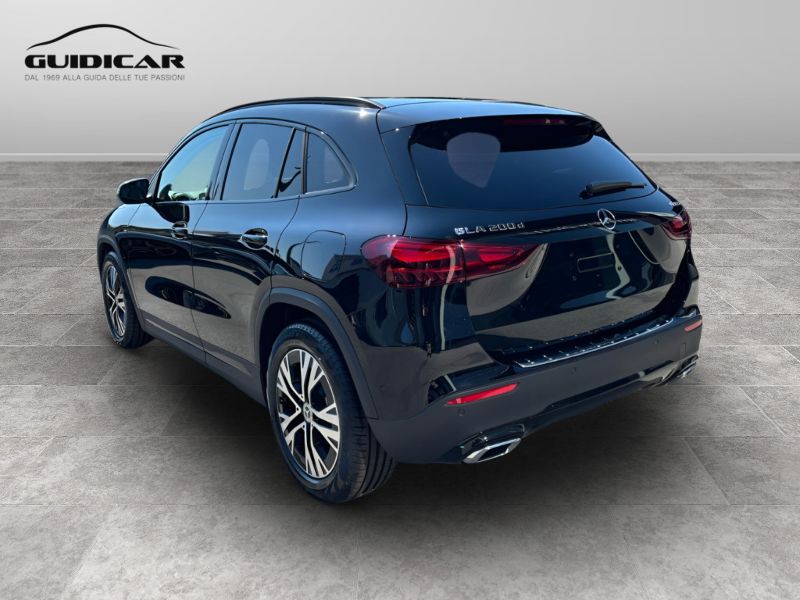 GuidiCar - MERCEDES BENZ NUOVA GLA 1 GLA 200 d Automatic 4MATIC PROGRESSIVE ADVANCED Nuovo