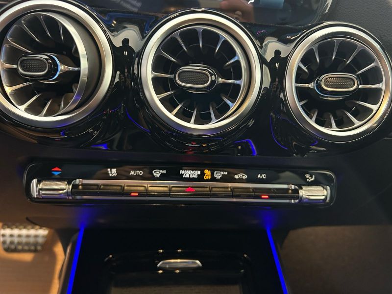 GuidiCar - MERCEDES BENZ NUOVA GLA 1 GLA 200 d automatic AMG Line ADVANCED PLUS Nuovo