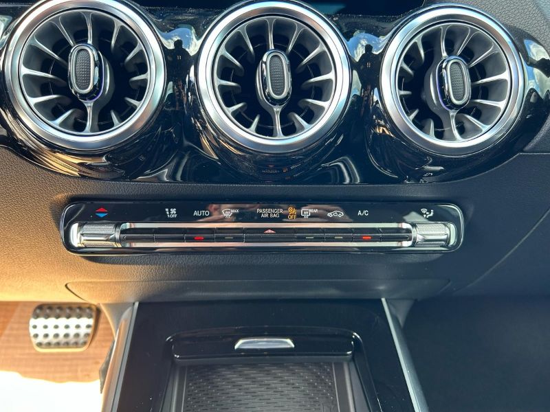 GuidiCar - MERCEDES BENZ NUOVA GLA 1 GLA 200 d automatic AMG Line ADVANCED PLUS Nuovo