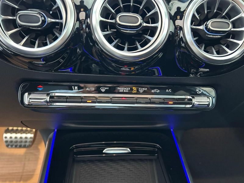 GuidiCar - MERCEDES BENZ NUOVA GLA 1 GLA 200 d automatic AMG Line ADVANCED PLUS Nuovo