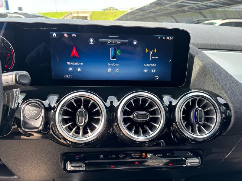GuidiCar - MERCEDES BENZ NUOVA GLA 1 GLA 200 d automatic AMG Line ADVANCED PLUS Nuovo