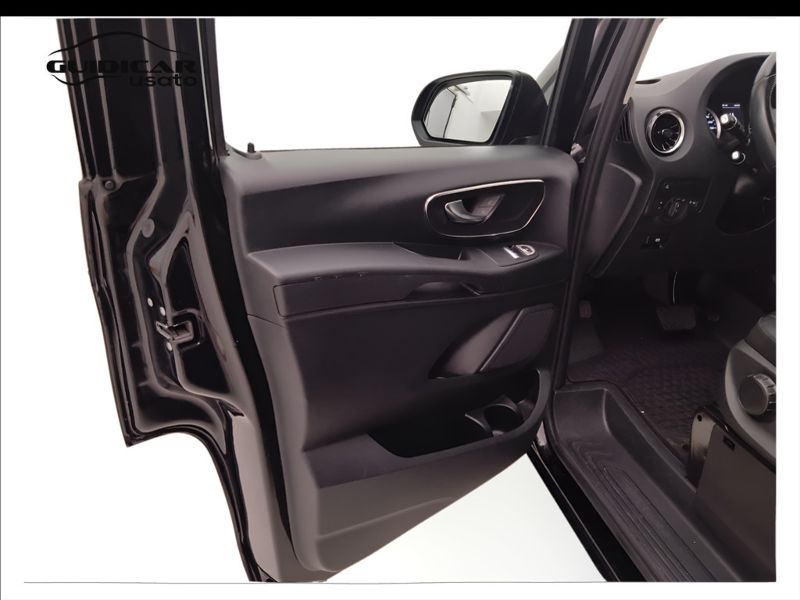 GuidiCar - Mercedes Vito 2023 vito 116 cdi compact mixto pro auto my20 Usato