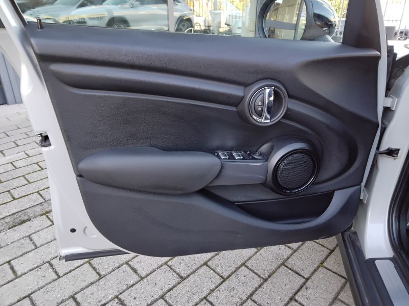 GuidiCar - MINI Mini 2019 Mini 5p 1.5 Cooper D Business Usato