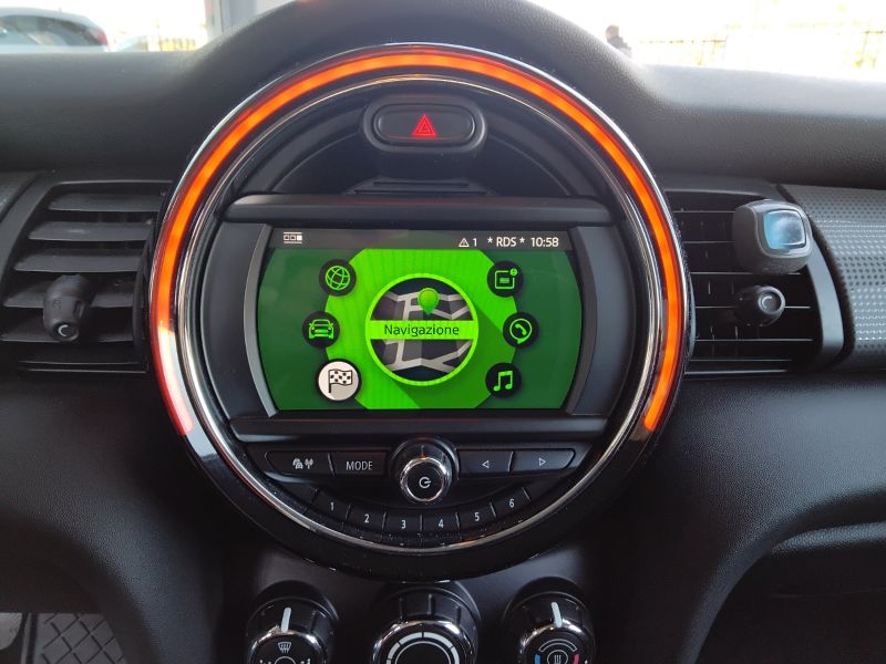 GuidiCar - MINI Mini 2019 Mini 5p 1.5 Cooper D Business Usato