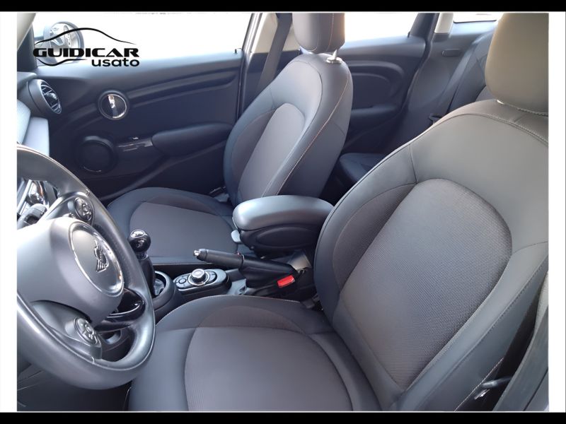 GuidiCar - MINI Mini 2019 Mini 5p 1.5 Cooper D Business Usato