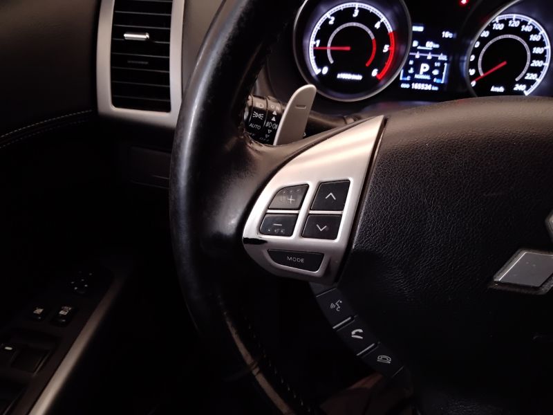 GuidiCar - MITSUBISHI Outlander 2010 Outlander 2.2 di-d Instyle 7p.ti tc-sst dpf Usato