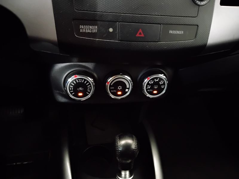 GuidiCar - MITSUBISHI Outlander 2010 Outlander 2.2 di-d Instyle 7p.ti tc-sst dpf Usato