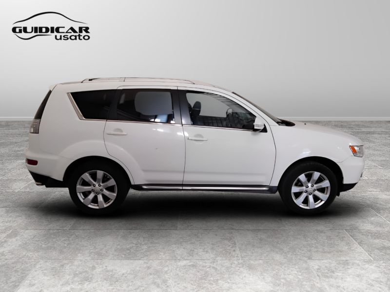 GuidiCar - MITSUBISHI Outlander 2010 Outlander 2.2 di-d Instyle 7p.ti tc-sst dpf Usato
