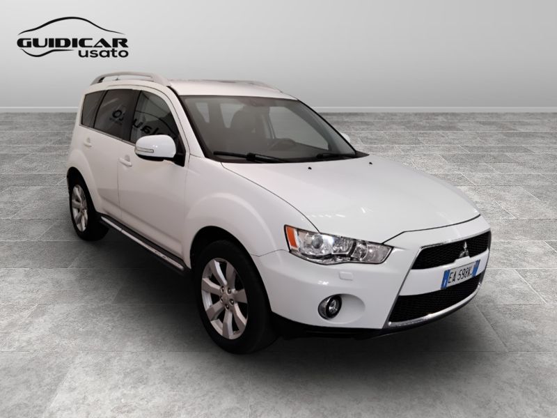GuidiCar - MITSUBISHI Outlander 2010 Outlander 2.2 di-d Instyle 7p.ti tc-sst dpf Usato