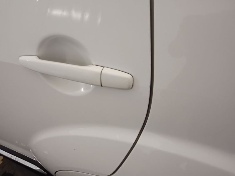 GuidiCar - MITSUBISHI Outlander 2010 Outlander 2.2 di-d Instyle 7p.ti tc-sst dpf Usato