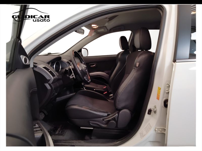 GuidiCar - MITSUBISHI Outlander 2010 Outlander 2.2 di-d Instyle 7p.ti tc-sst dpf Usato