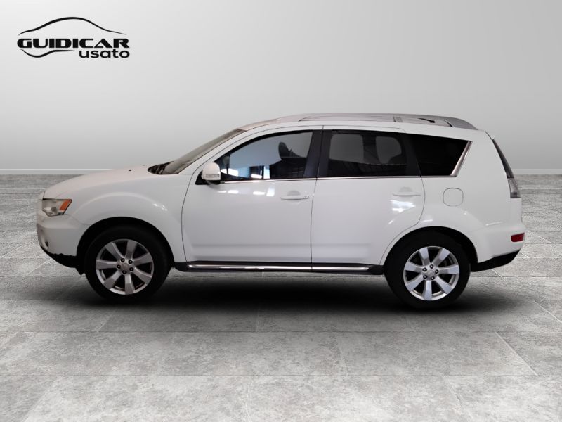 GuidiCar - MITSUBISHI Outlander 2010 Outlander 2.2 di-d Instyle 7p.ti tc-sst dpf Usato