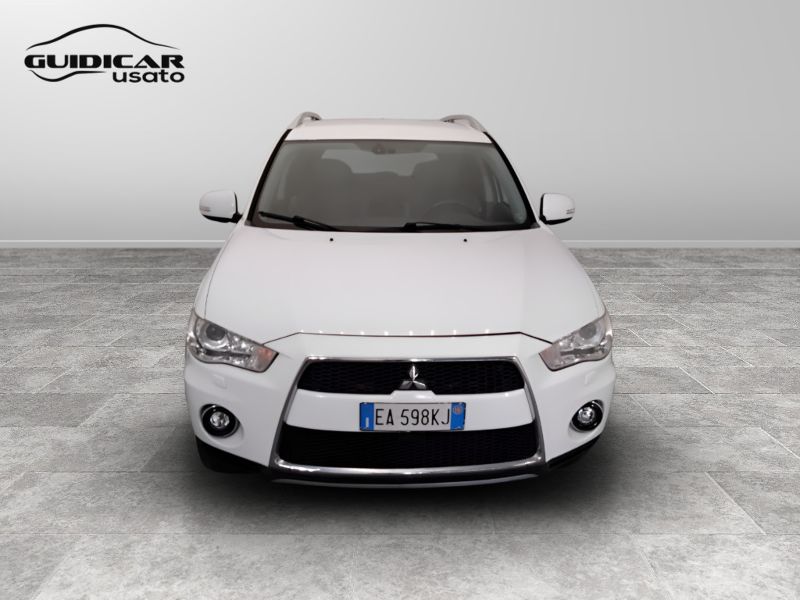 GuidiCar - MITSUBISHI Outlander 2010 Outlander 2.2 di-d Instyle 7p.ti tc-sst dpf Usato