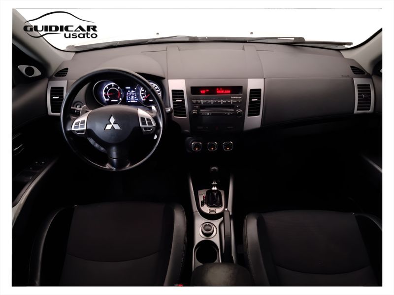 GuidiCar - MITSUBISHI Outlander 2010 Outlander 2.2 di-d Instyle 7p.ti tc-sst dpf Usato