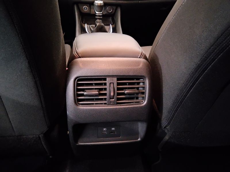 GuidiCar - NISSAN Qashqai 2021 Qashqai 1.3 mild hybrid N-Connecta 2wd 140cv Usato